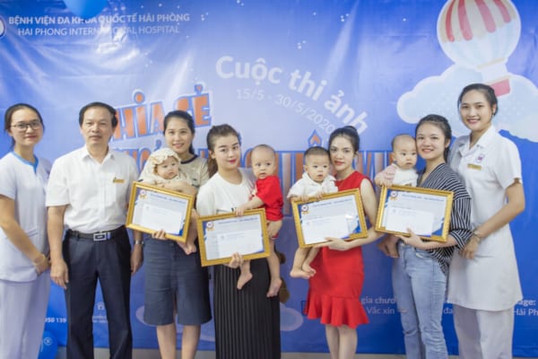 Những hình ảnh đáng yêu trong ngày trao giải cuộc thi “Chia sẻ khoảnh khắc – Tiêm phòng thật vui” và Quốc tế thiếu nhi 1/6.