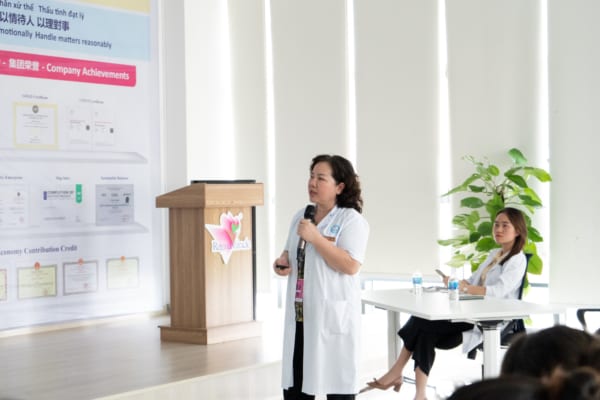 Tổ chức thành công Hội thảo tiền sản dành riêng cho các mẹ bầu tại công ty Regina Miracle tháng 7