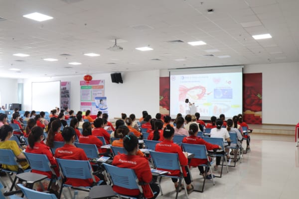 Tổ chức thành công hội thảo tiền sản dành riêng cho các mẹ bầu tại công ty Regina Miracle tháng 8