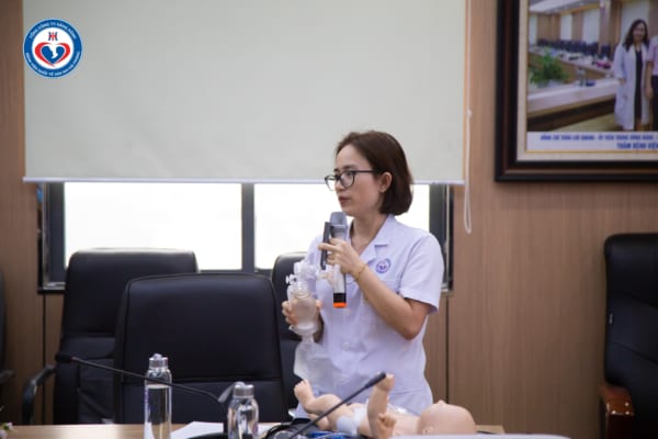 Bệnh viện Quốc tế Sản Nhi Hải Phòng tổ chức khoá đào tạo “Hồi sức sơ sinh trong phòng sinh” cho cán bộ và nhân viên y tế