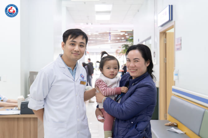 Phẫu thuật nội soi thành công nang ống mật chủ biến chứng cho bệnh nhi 19 tháng tuổi